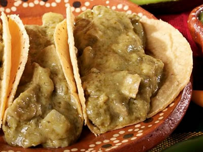 taco de puerco en salsa verde